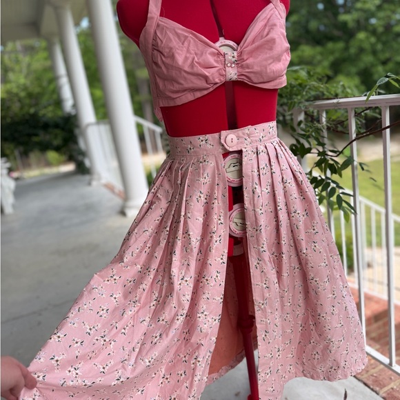 Handmade 1950s style playsuit pink and coral floral - Picture 10 of 12